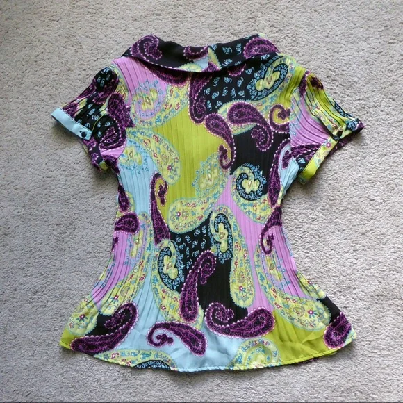 Sunny Leigh Short Sleeve Paisley Blouse - Picture 2 of 4